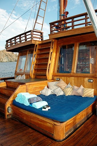 Tiger Blue - lounging area