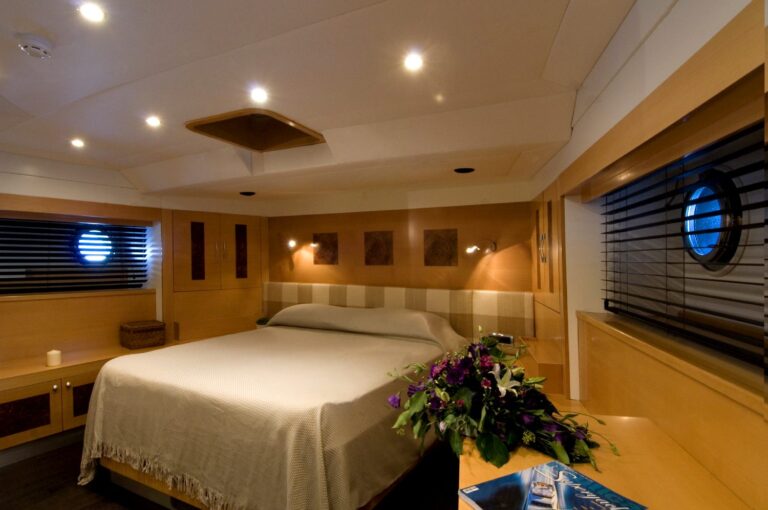 Tiger - Foreward Master Cabin
