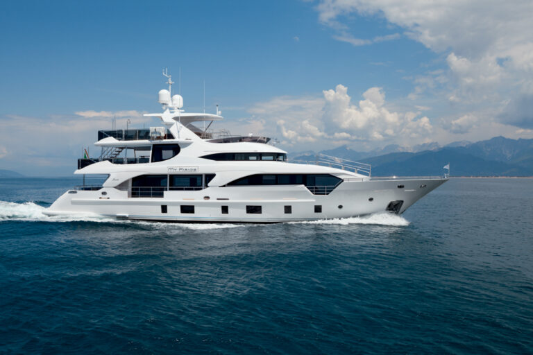 Tradition Supreme 108 motor yacht MY PARADIS