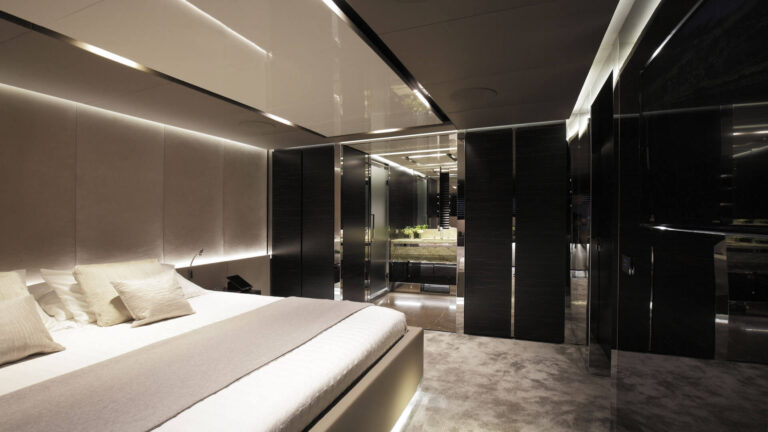 Tremenda Interior - VIP Cabin