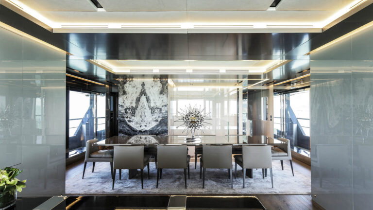 Tremenda Interior - Dining Area