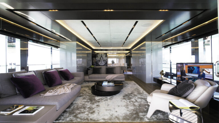 Tremenda Interior - Main Living Area