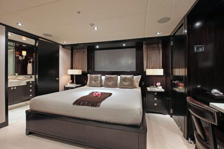 Trinity yacht CARPE DIEM - Guest cabin