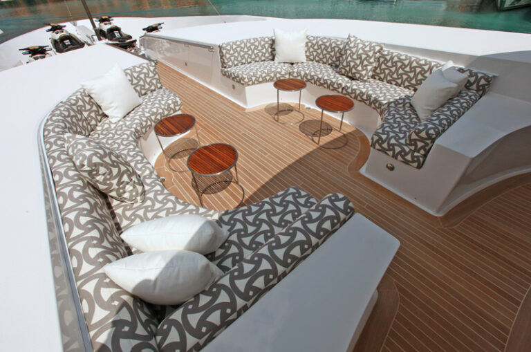 Trinity yacht CARPE DIEM - Portuguese deck