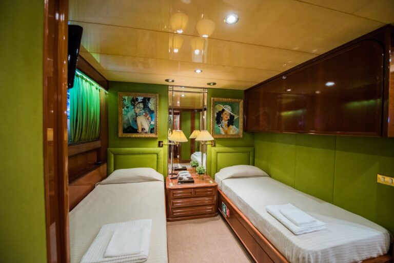 Twin Cabin No4