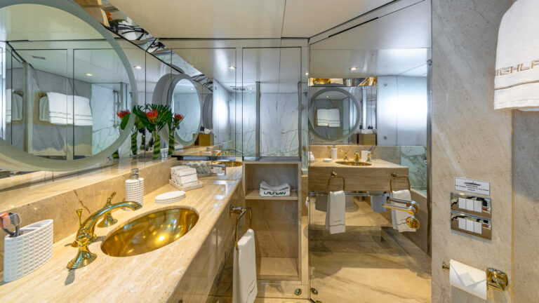 Twin Stateroom 2 Ensuite