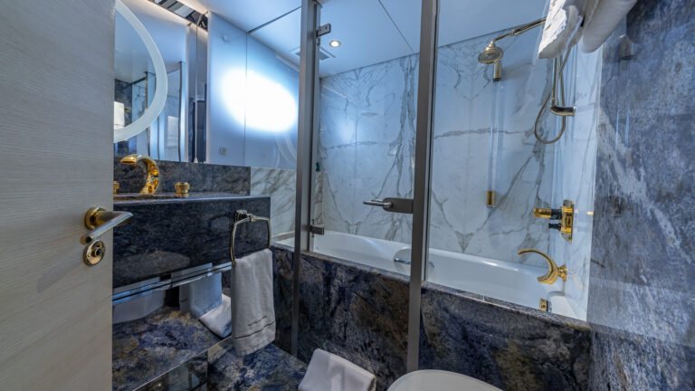 Twin Stateroom Ensuite 11