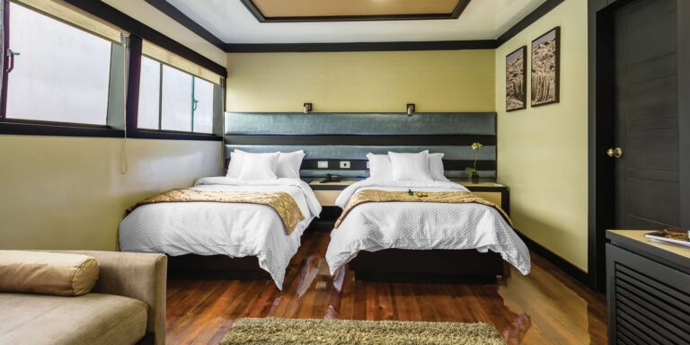 Twin Cabin