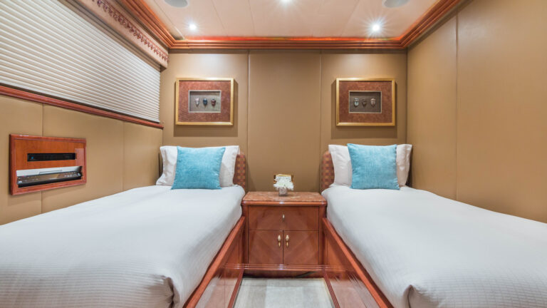 Twin Cabin 2