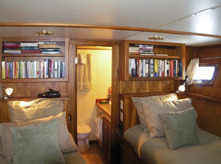 Twin Cabin