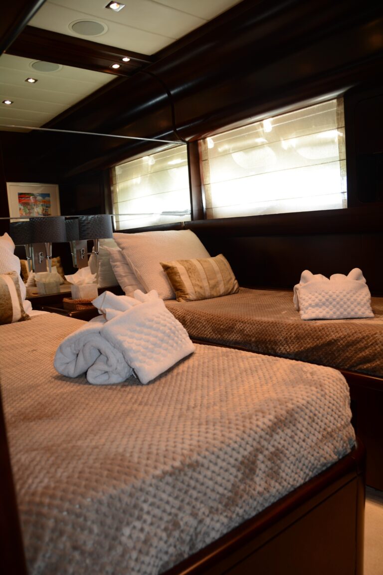 Twin Cabin Details