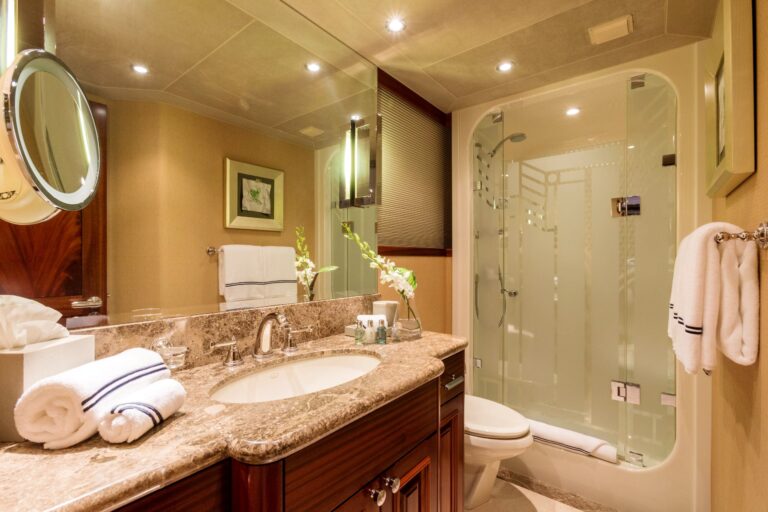 Twin Cabin Ensuite