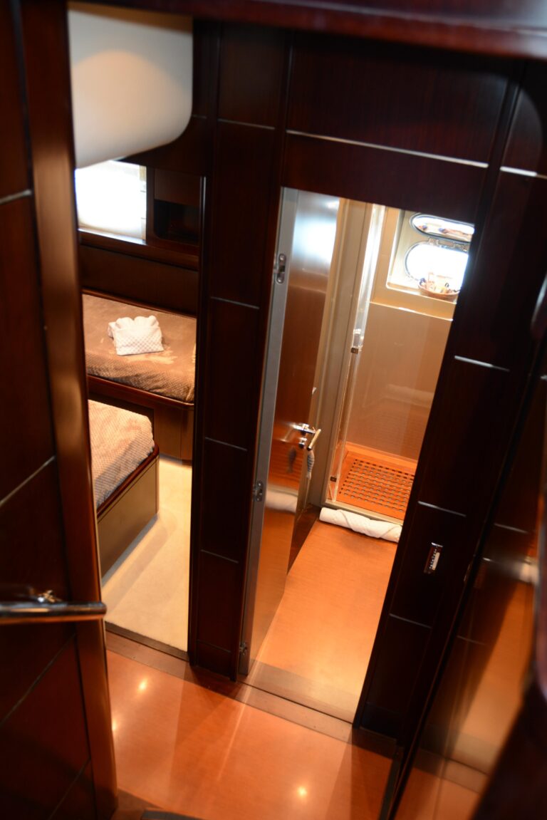 Twin Cabin Entrance