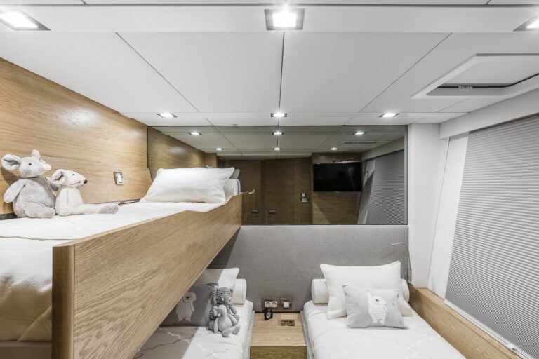 Twin Cabin With Pullman