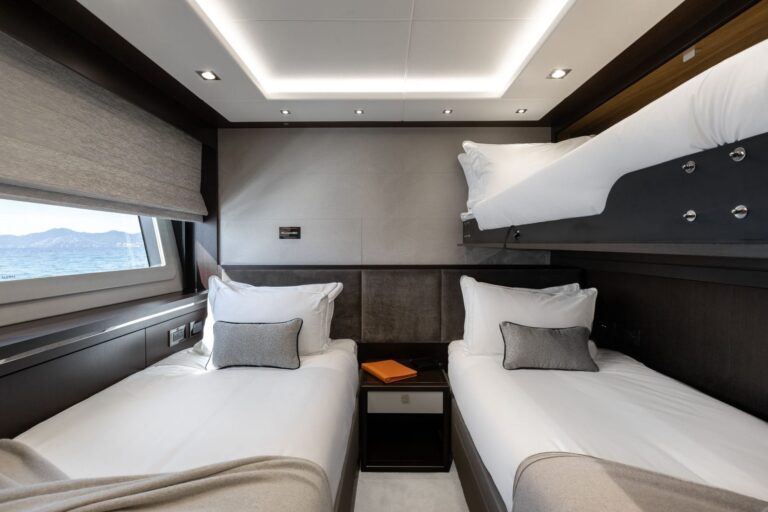 Twin Cabin With Pullman