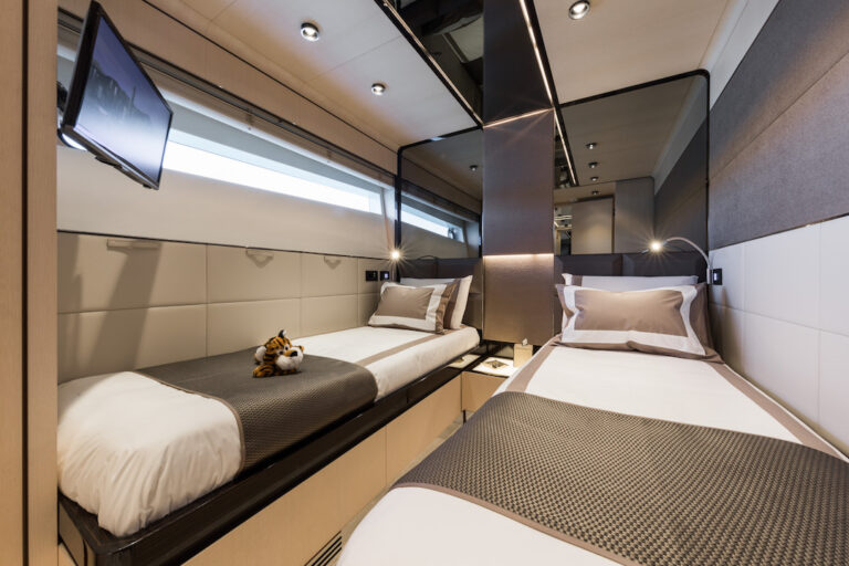 Twin guest cabin - Kalliente - Jeff Brown