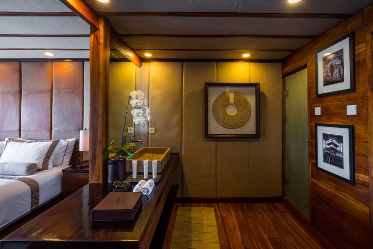 ULUWATU Grand Suite Bathroom