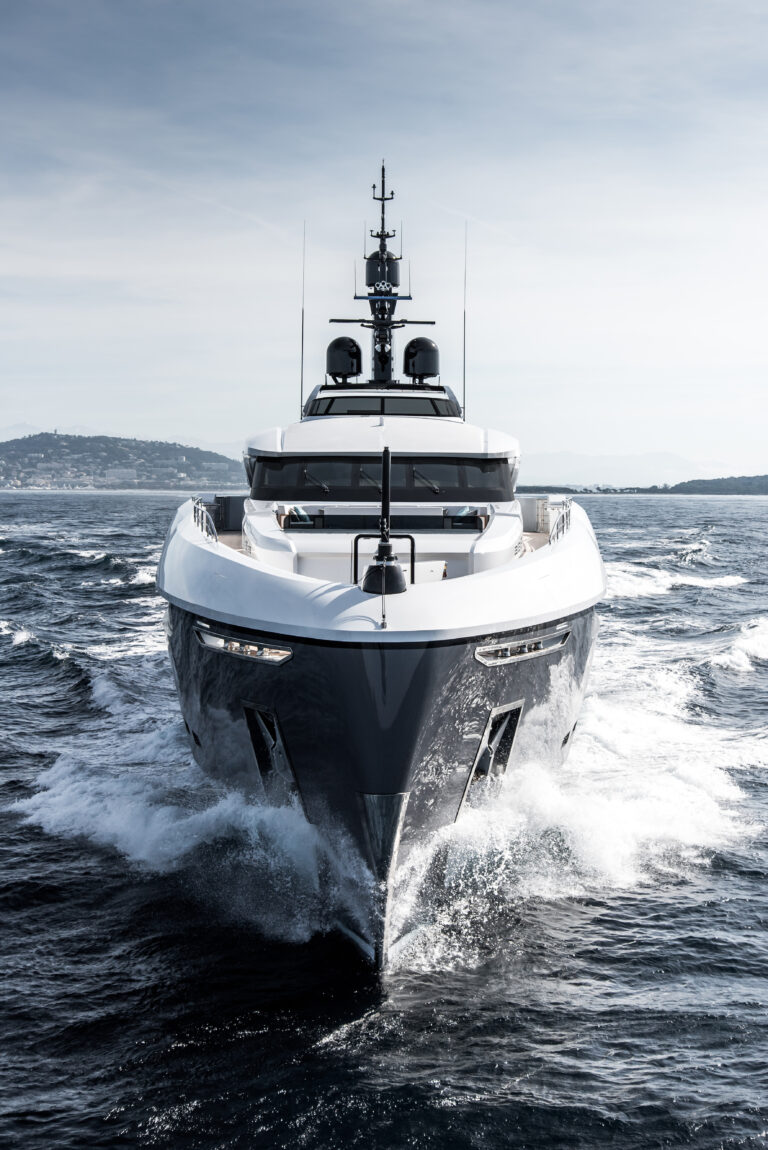UTOPIA IV Bow