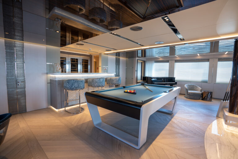 Upper Deck Skylounge 2