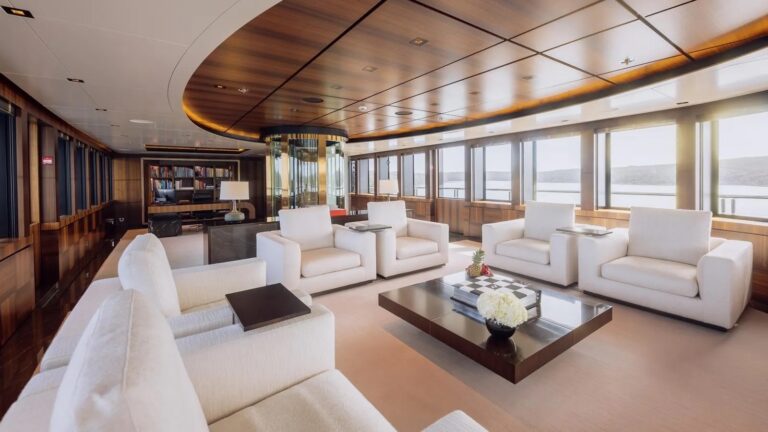 Upper Deck Lounge