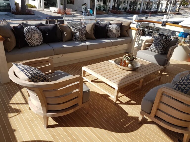 Aft Deck Seating