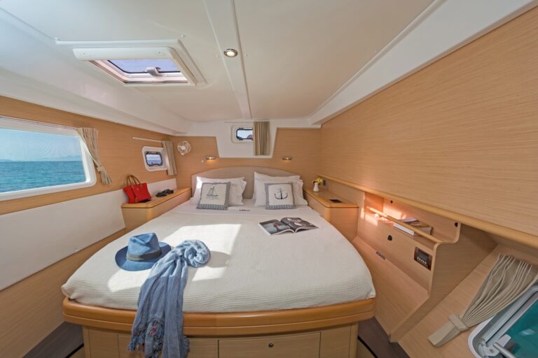 Aft guest cabin
