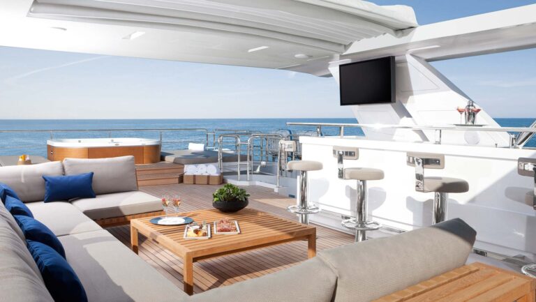 Sundeck With Jacuzzi