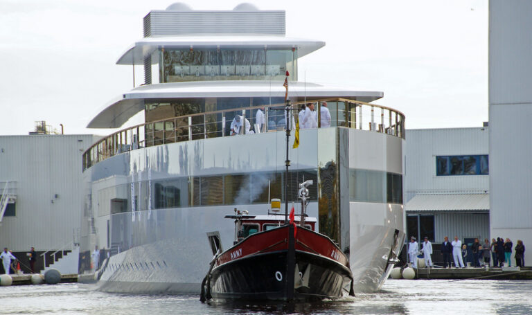 VENUS Yacht - Photo by Kees Torn