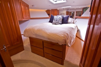 VIKING 72 CARY ON -  VIP Cabin