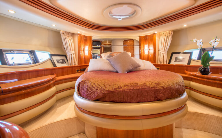 VIP Cabin Forward And Full Beam