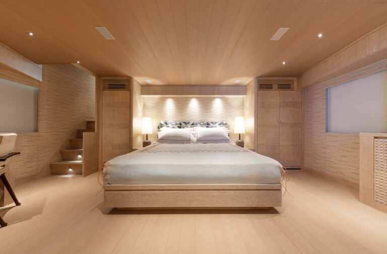 VIP Cabin - Large