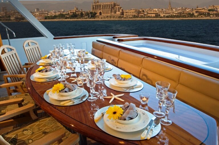 VITA - Aft Dining