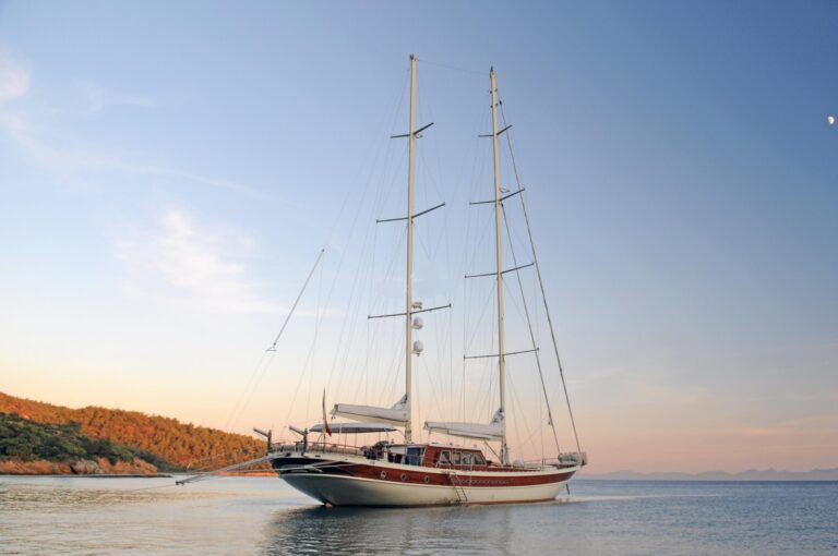 VIVIEN At Anchor
