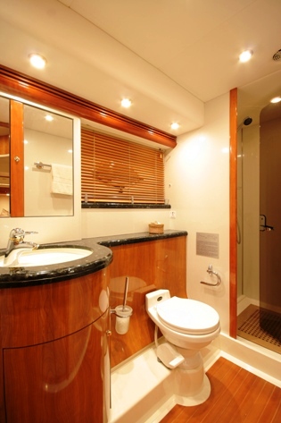 VOGUE OF BEAULIEU -  Bathroom