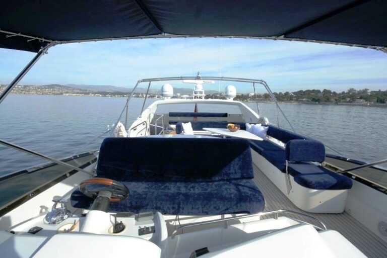 VOGUE OF BEAULIEU -  Flybridge 3