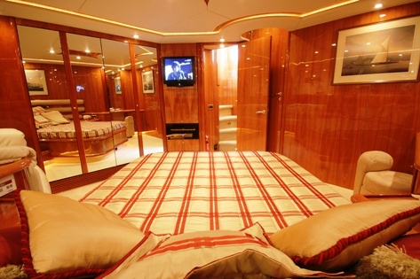 VOGUE OF BEAULIEU -  Master Cabin View 2