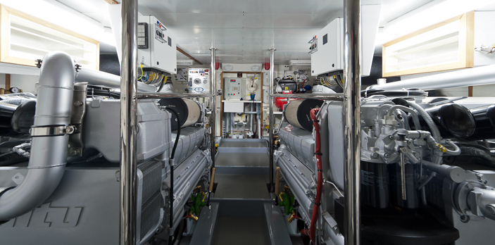 Venere 70S Yacht - Engine room-001