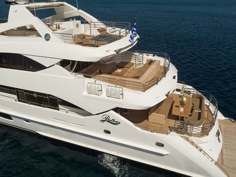 View Of 3 Aft Decks