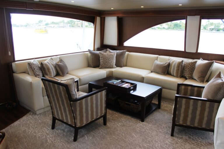 Viking motor yacht MUSTANG SALLY - Salon