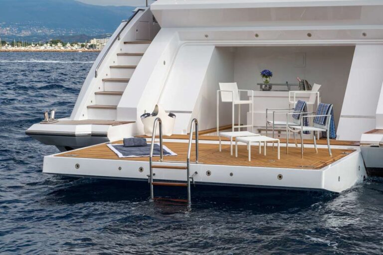 Charter yacht Fast 125 Vivace