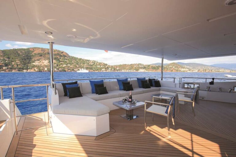 Vivace 125 Main Deck