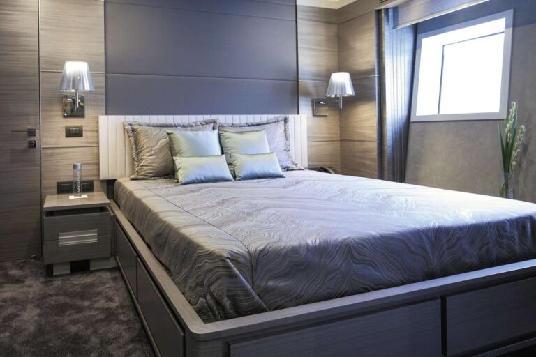 Charter yacht Fast 125 Vivace