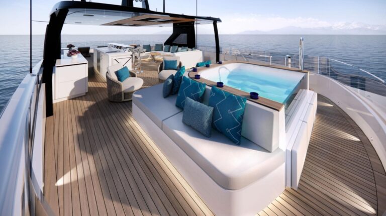 Exterior Sunbathing Area