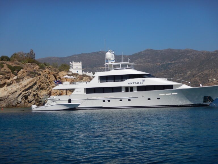 Westport Motor Yacht ANTARES - Profile With Tender
