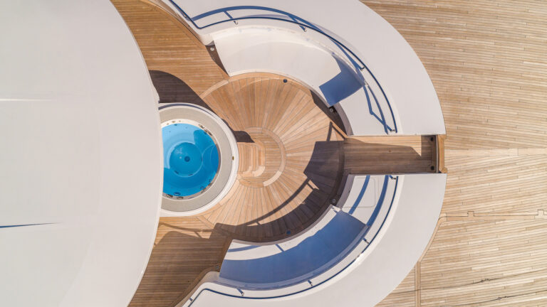 Whirpool - Top View