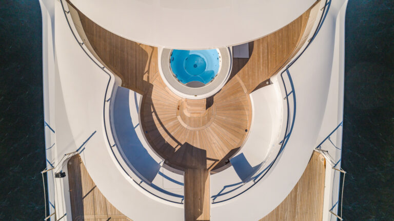 Whirpool - Top View