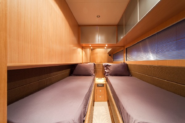White Lotus - Twin Cabin