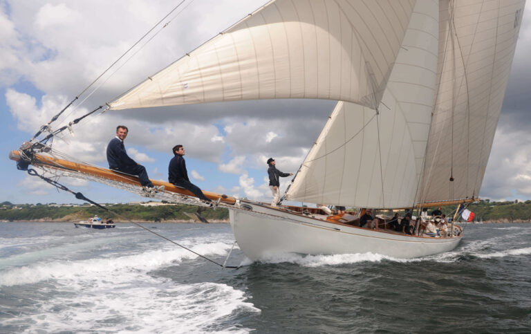 William Fife YACHT 105' - MOONBEAM IV