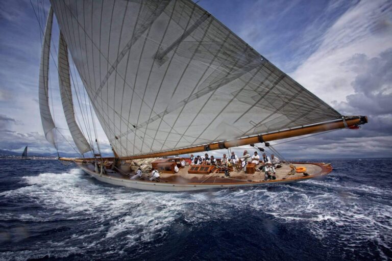 William Fife YACHT 105' - MOONBEAM IV Sailing Yacht Charter