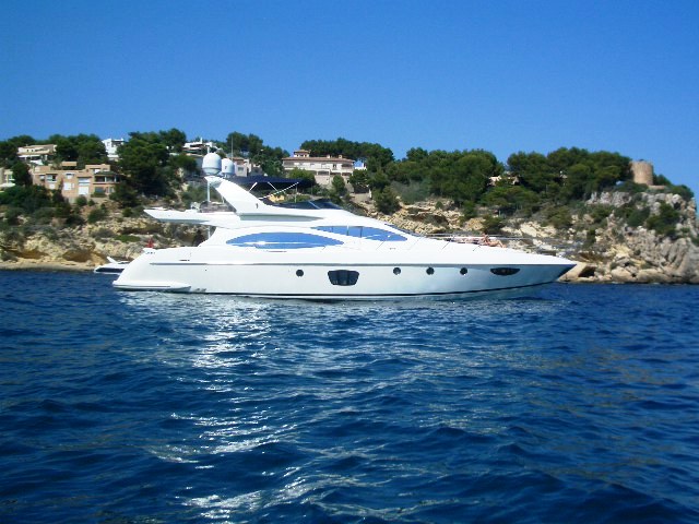 Wini -  At Anchor